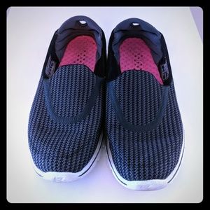 Skechers GOGA pillars